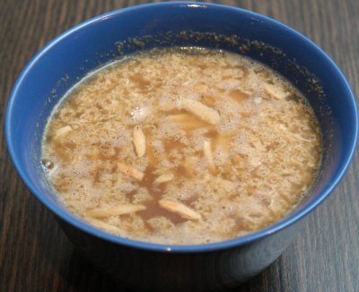 Currysuppe mit gerösteten Mandeln