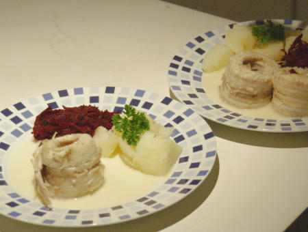 Rotzungenfiletröllchen mit Meerrettichsauce