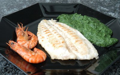 Grillierte Seezungen und Scampi