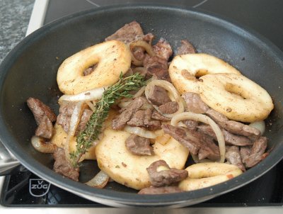 Leberli mit Äpfeln