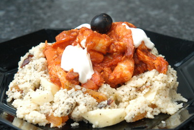 Orientalisches Fisch-Krevetten-Ragout mit Dörrfrüchte-Couscous