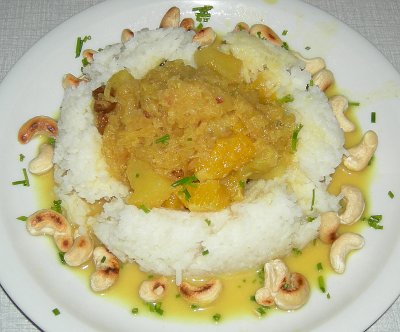 Buntes Früchtecurry im Vollreisring