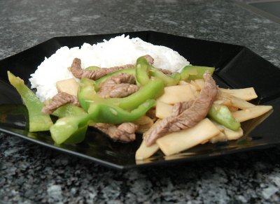 Rindfleisch mit Gemüse Chinesisch