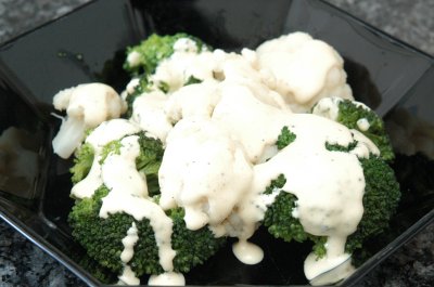 Blumenkohl-Salat mit Broccoli