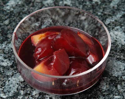 Zwetschgen in Weinsauce