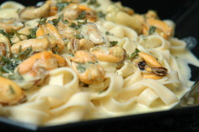 Nudeln mit Muschelcremesauce
