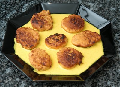Kichererbsenbällchen in Joghurtsauce