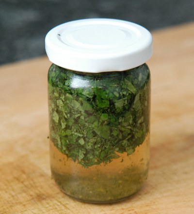 Englische Minzesauce